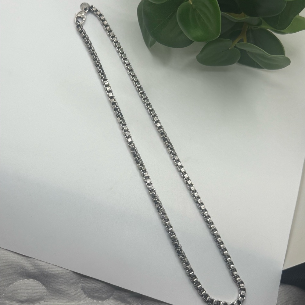 Tiffany & Co. Unisex Sterling Silver Venetian Box Chain Necklace - Picture 3 of 9